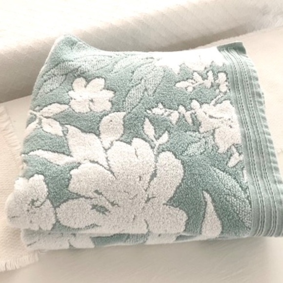 Bath Towel Set - Picture 3 of 4